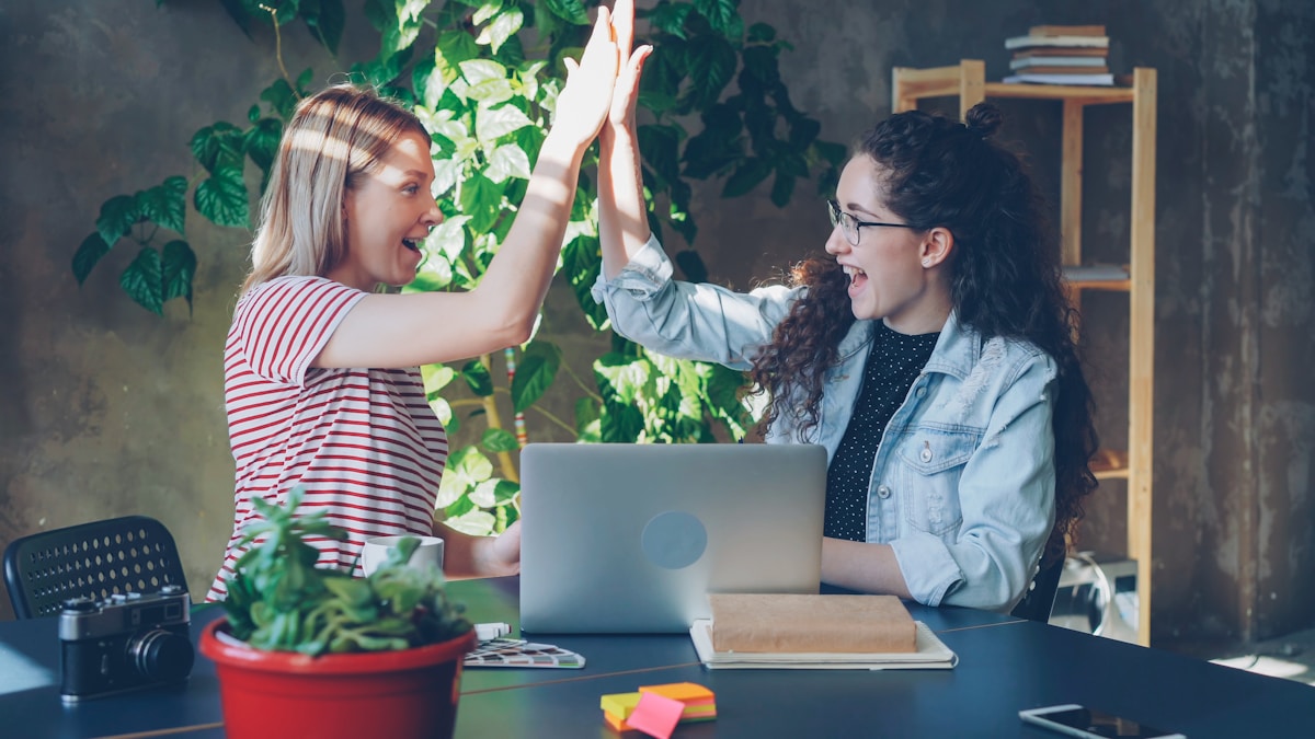 How to Engage New Employees Using Positive Reinforcement